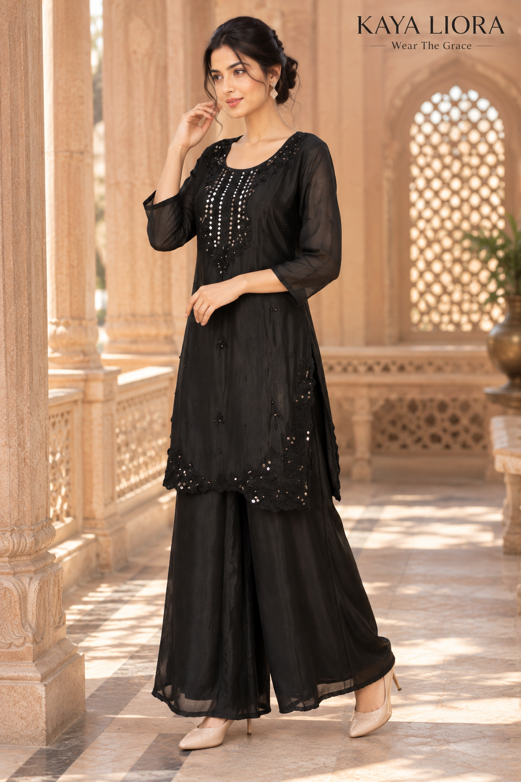 Midnight Elegance – Noir Éclat Thumbnail 3