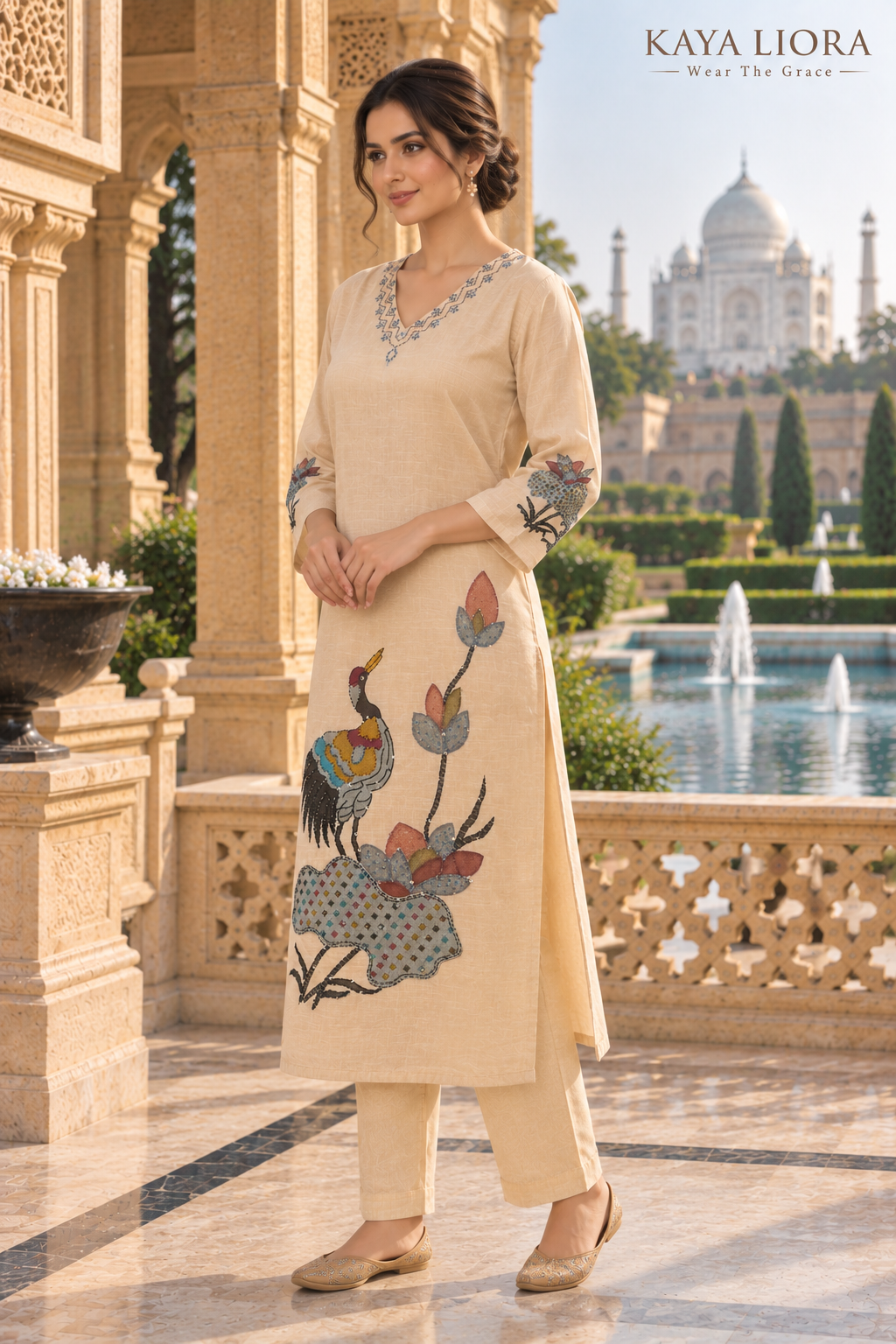 Ivory Bloom – Élégance Florale Kurti Set Thumbnail 3